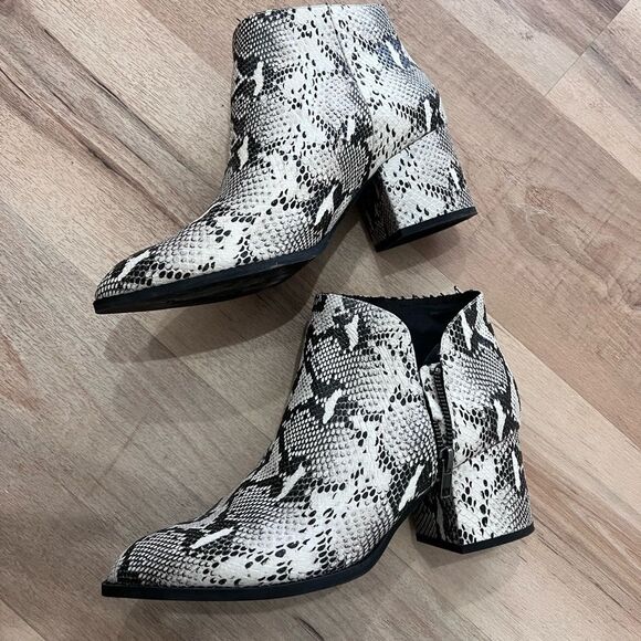 Snakeskin booties - Picture 5 of 10